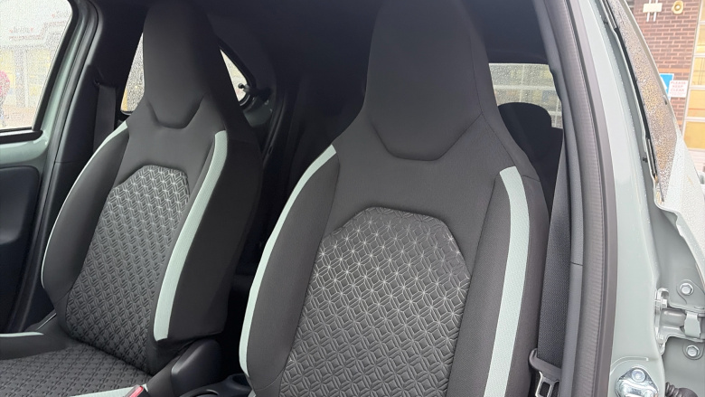 Toyota Aygo X 1.0 VVT-i Edge 5dr Petrol Hatchback